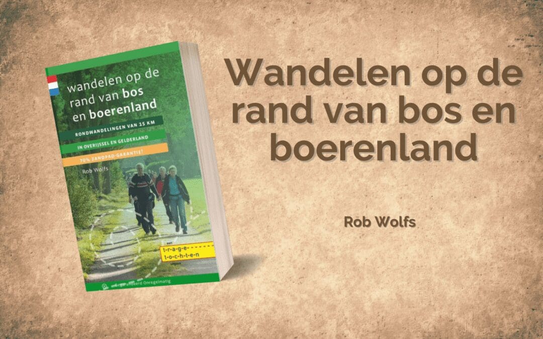 Wandelen op de rand van bos en boerenland